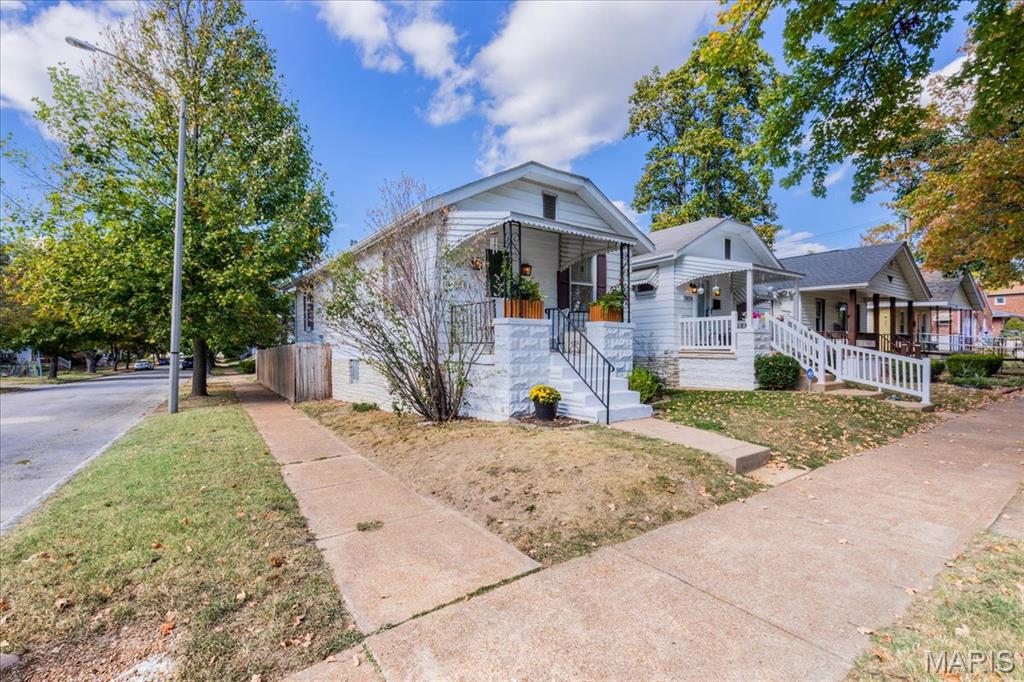 Photo of 5661 Leona Street, St Louis, MO 63116 (MLS # 26055979)