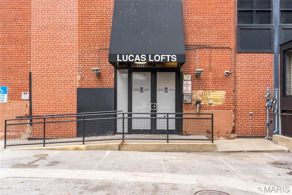 1123 Washington Avenue 305