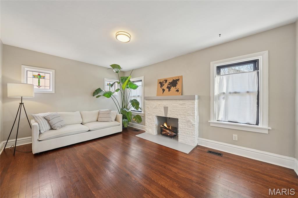 1105 North & South Road