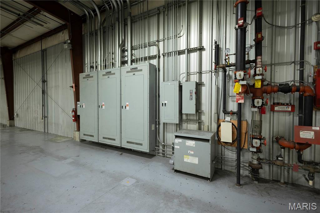 Wagner Indust Park - Commercial Sale