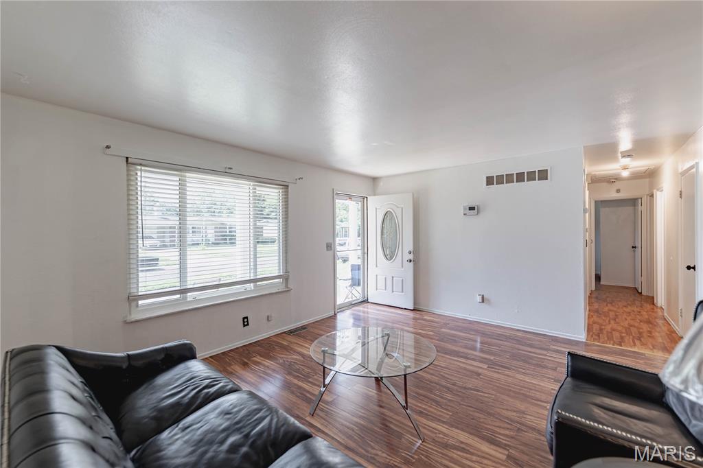 St Louis, Missouri 63138, United States, 3 Bedrooms Bedrooms, ,2 BathroomsBathrooms,Residential,Pending,187156