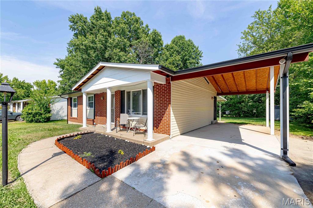 St Louis, Missouri 63138, United States, 3 Bedrooms Bedrooms, ,2 BathroomsBathrooms,Residential,Pending,187156