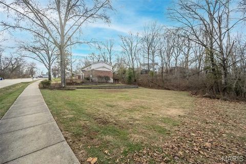 Tiny photo for 135 Greentrails Drive S, Chesterfield, MO 63017 (MLS # 25077646)