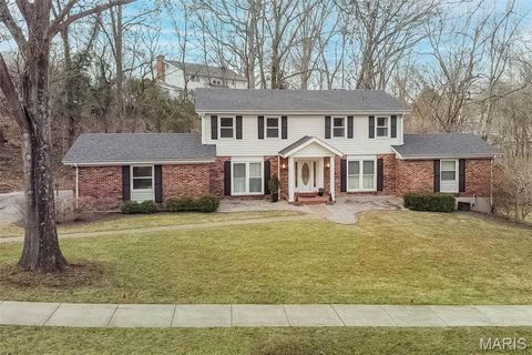 Photo of 135 Greentrails Drive S, Chesterfield, MO 63017 (MLS # 25077646)