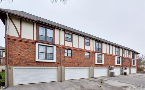 Tiny photo for 927 Claytonbrook Drive #3, Ballwin, MO 63011 (MLS # 25080409)