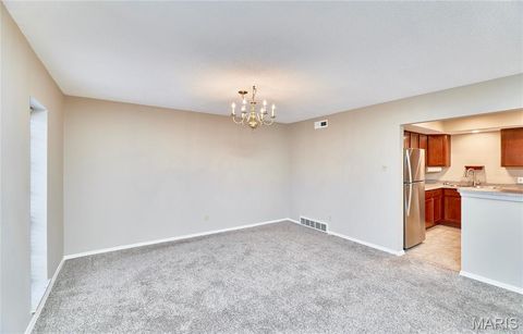 Tiny photo for 927 Claytonbrook Drive #3, Ballwin, MO 63011 (MLS # 25080409)