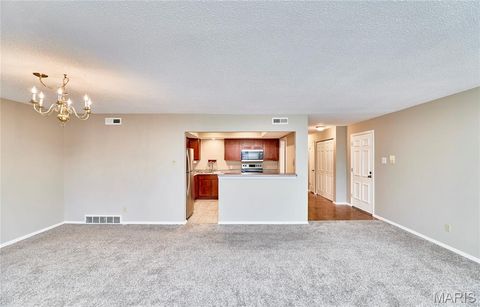 Tiny photo for 927 Claytonbrook Drive #3, Ballwin, MO 63011 (MLS # 25080409)