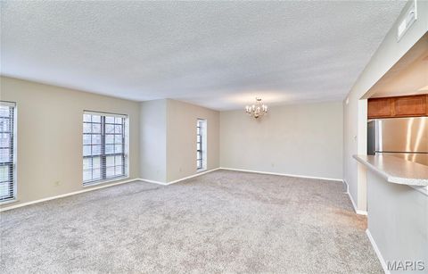 Tiny photo for 927 Claytonbrook Drive #3, Ballwin, MO 63011 (MLS # 25080409)