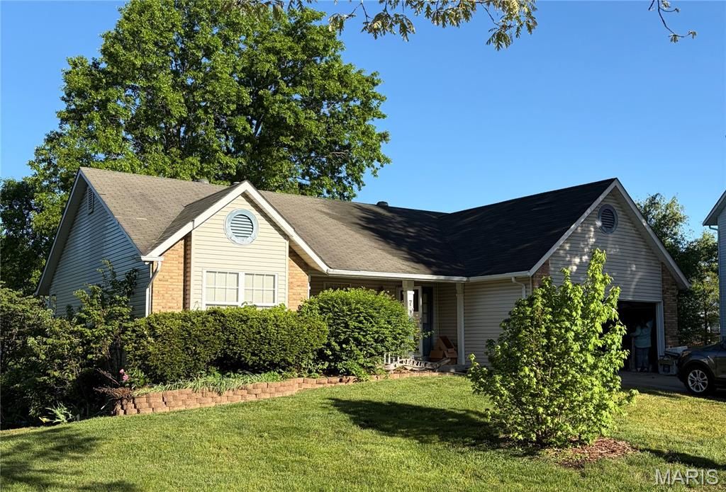 Photo of 7 Cornwallis Court, OFallon, MO 63368 (MLS # 26025146)