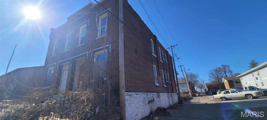 4037 Pleasant Street