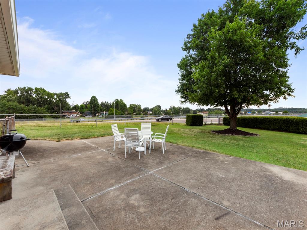 St Louis, Missouri 63129, United States, 3 Bedrooms Bedrooms, ,2 BathroomsBathrooms,Residential,Pending,179640