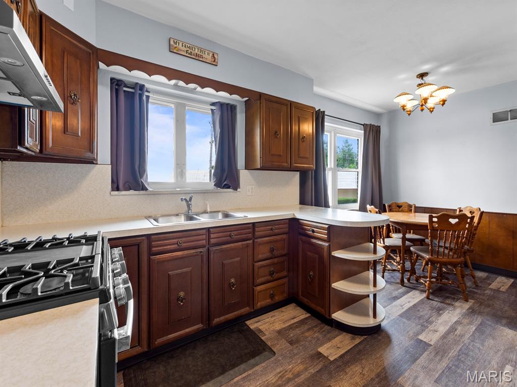 St Louis, Missouri 63129, United States, 3 Bedrooms Bedrooms, ,2 BathroomsBathrooms,Residential,Pending,179640