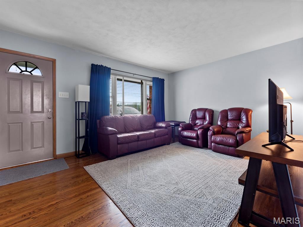 St Louis, Missouri 63129, United States, 3 Bedrooms Bedrooms, ,2 BathroomsBathrooms,Residential,Pending,179640