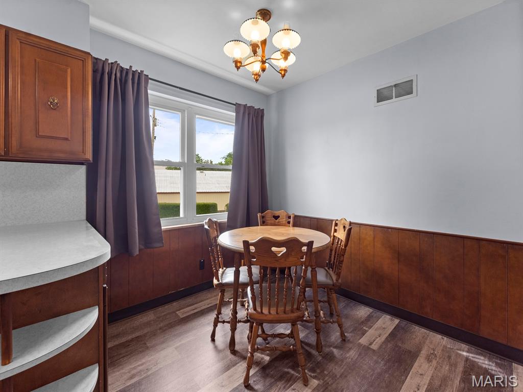 St Louis, Missouri 63129, United States, 3 Bedrooms Bedrooms, ,2 BathroomsBathrooms,Residential,Pending,179640