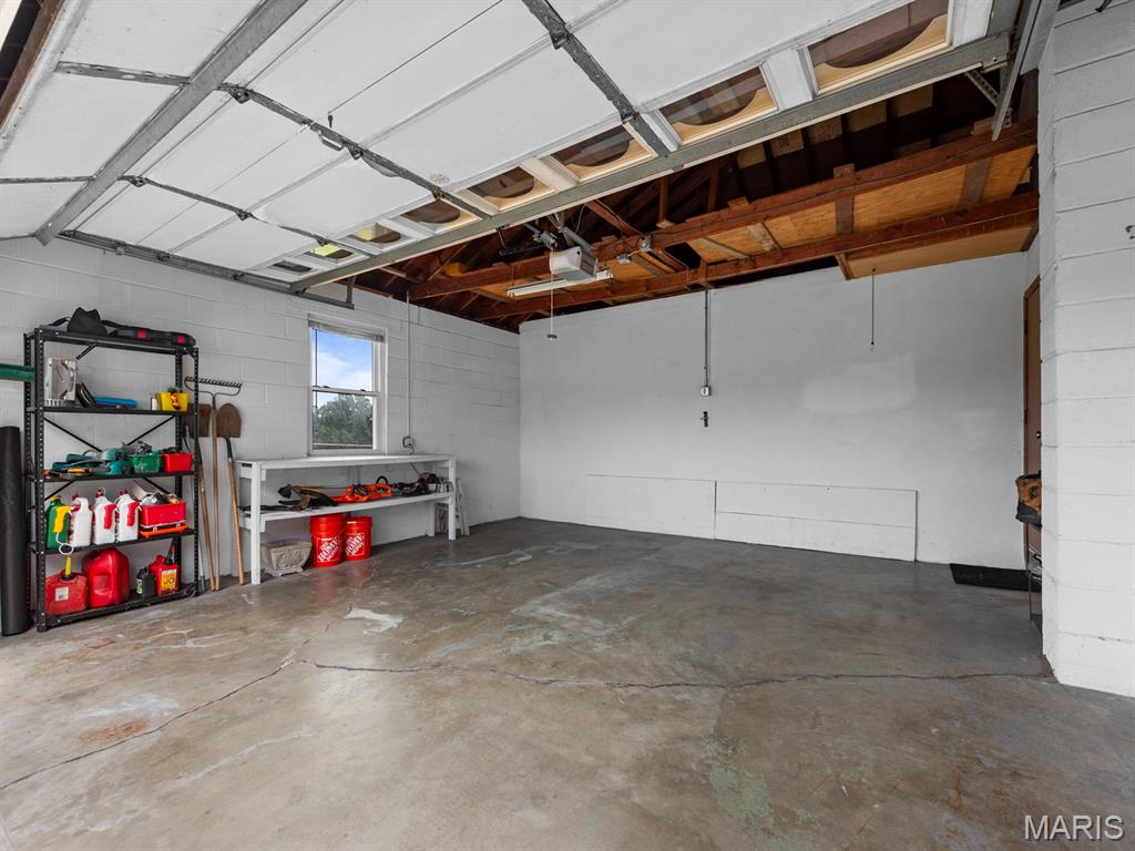 St Louis, Missouri 63129, United States, 3 Bedrooms Bedrooms, ,2 BathroomsBathrooms,Residential,Pending,179640