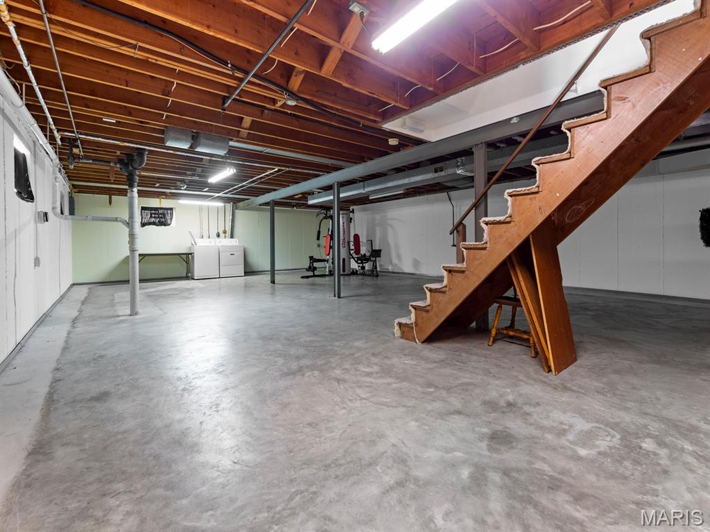 St Louis, Missouri 63129, United States, 3 Bedrooms Bedrooms, ,2 BathroomsBathrooms,Residential,Pending,179640