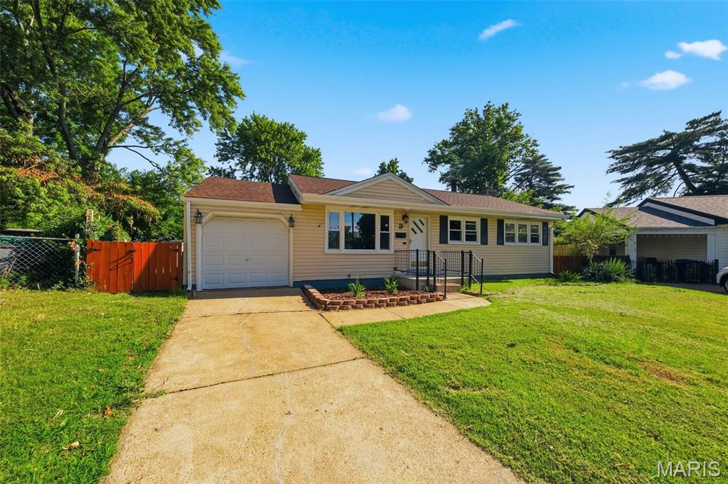 Photo of 3 Mullanphy Court, Florissant, MO 63031 (MLS # 26037063)