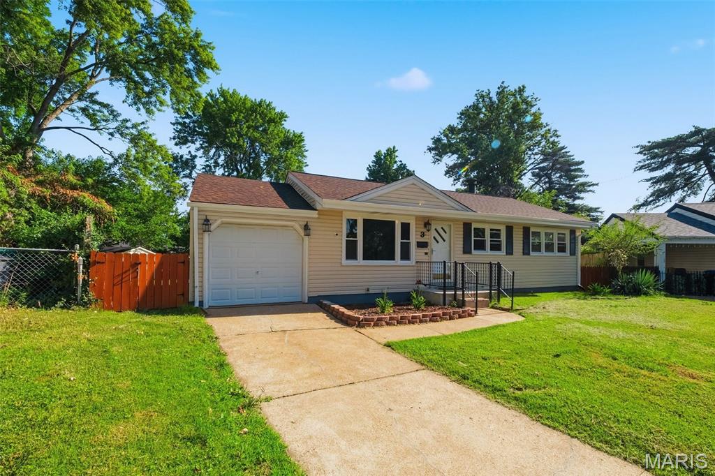 Photo of 3 Mullanphy Court, Florissant, MO 63031 (MLS # 26037063)