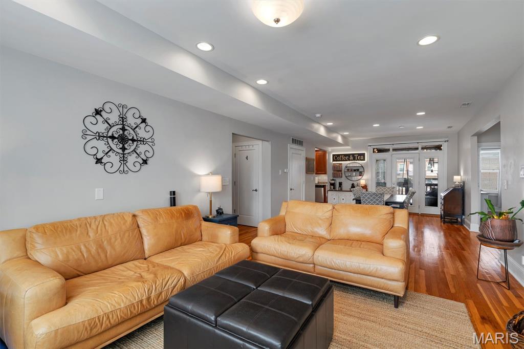 Rosebury Condo - Residential