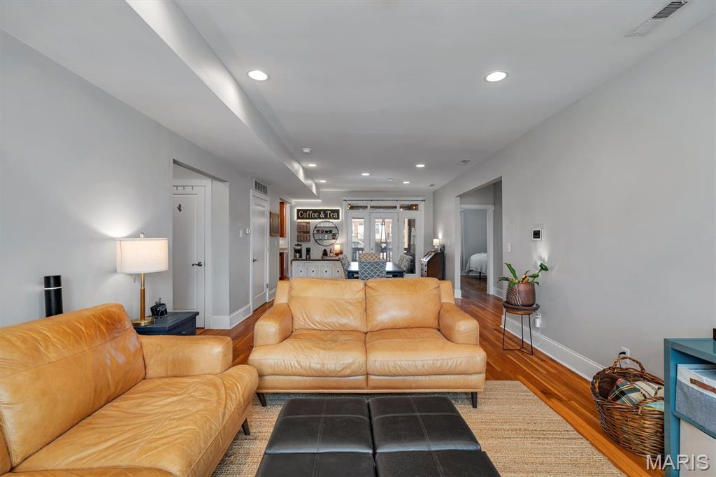 Rosebury Condo - Residential