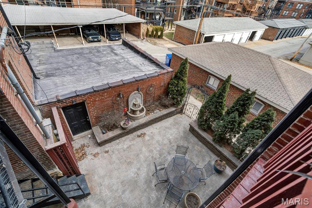 Rosebury Condo - Residential