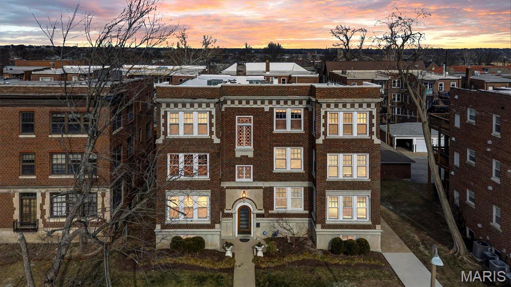 Rosebury Condo - Residential