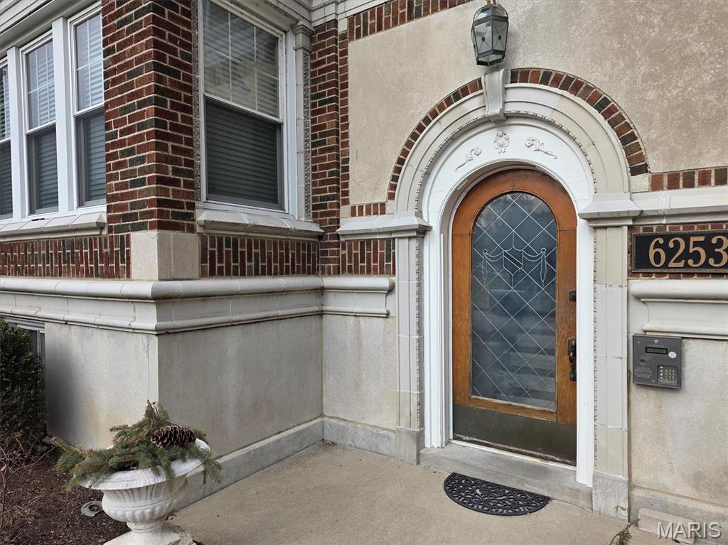 6253 Rosebury Avenue 2E