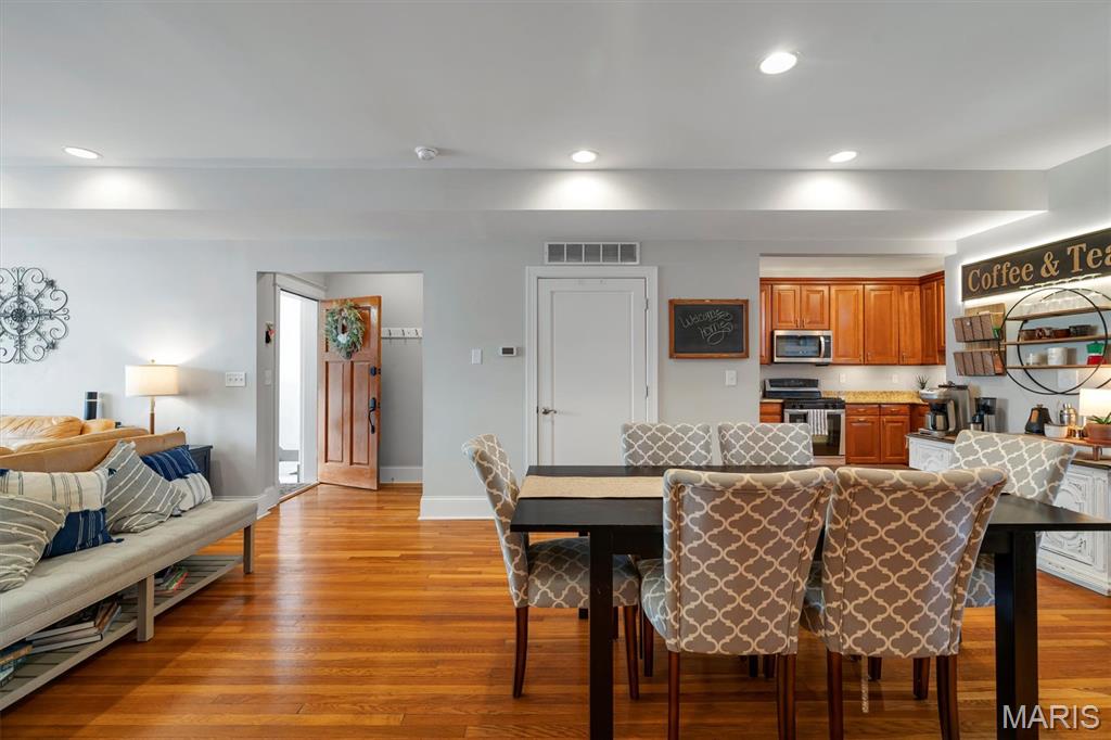 Rosebury Condo - Residential