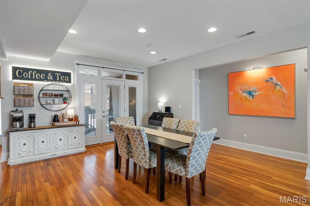 Rosebury Condo - Residential