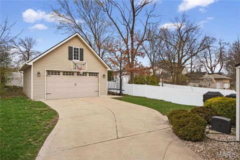 Tiny photo for 909 Cleveland Avenue, Kirkwood, MO 63122 (MLS # 26014172)