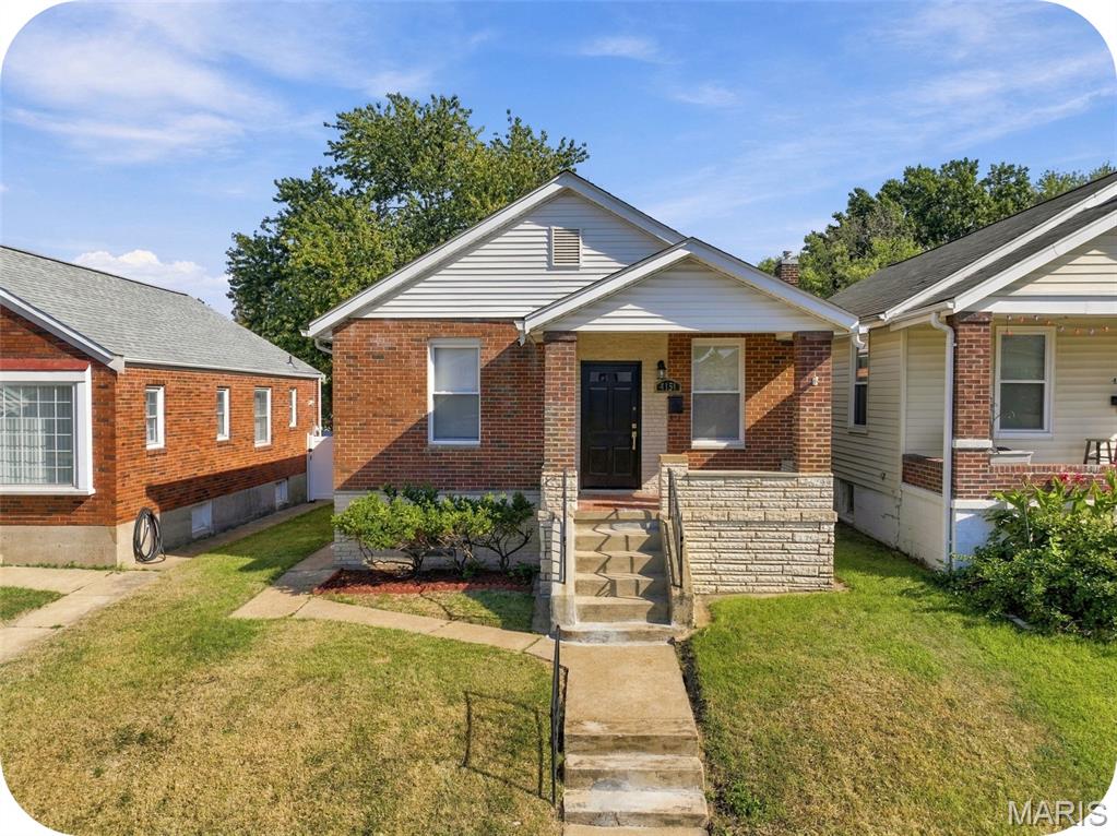 Photo of 4151 Quincy Street, St Louis, MO 63116 (MLS # 26066232)