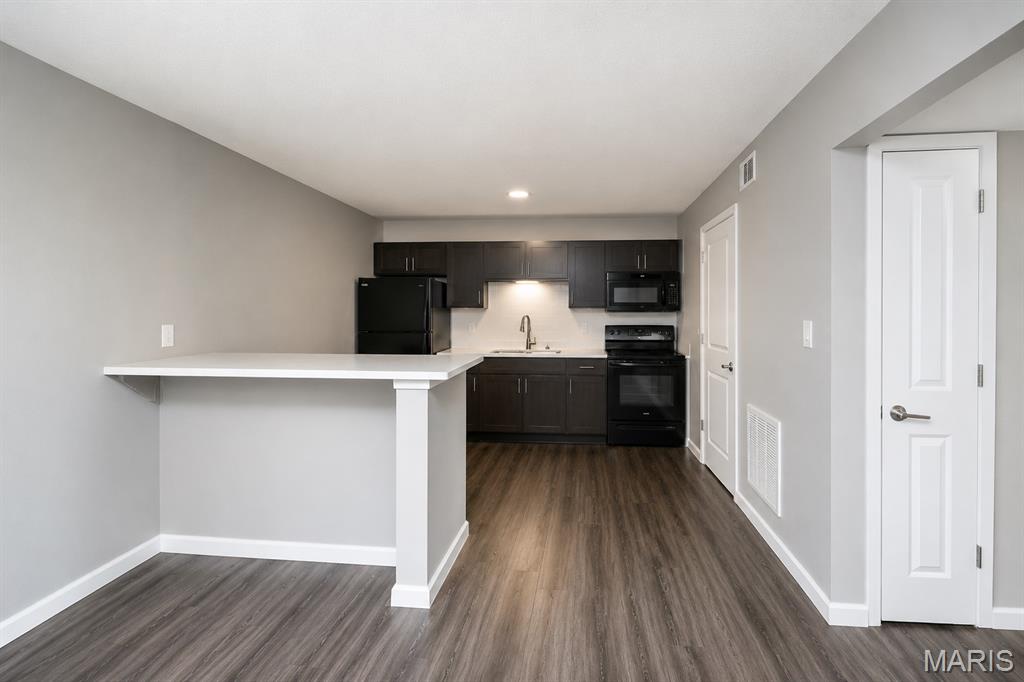 20 Arbor Village Court