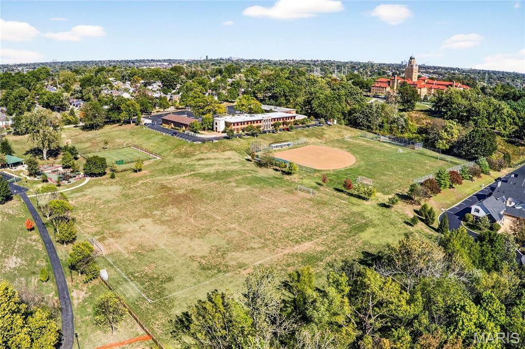 Photo of 7501 Triwoods Drive #J, Shrewsbury, MO 63119 (MLS # 25071114)