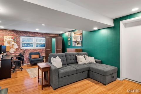 Tiny photo for 42 Chestnut Avenue, Webster Groves, MO 63119 (MLS # 25074407)