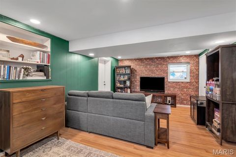 Tiny photo for 42 Chestnut Avenue, Webster Groves, MO 63119 (MLS # 25074407)