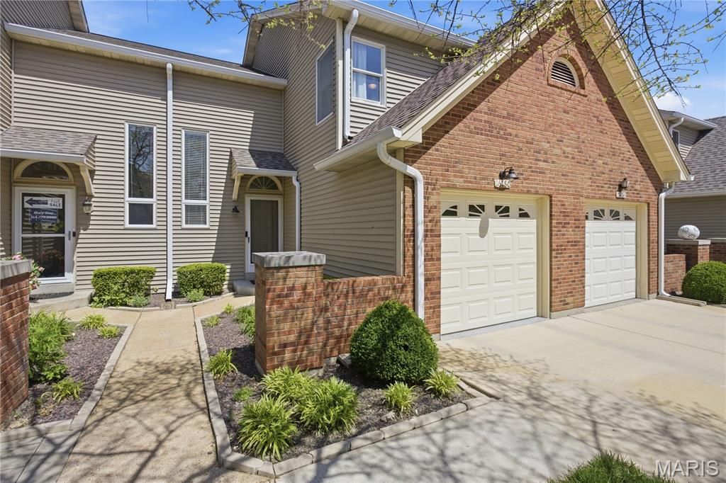 Photo of 16180 Lea Oak Court, Chesterfield, MO 63017 (MLS # 26017767)