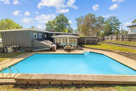 Tiny photo for 2 Wedgewood Lane, Creve Coeur, MO 63141 (MLS # 25066507)