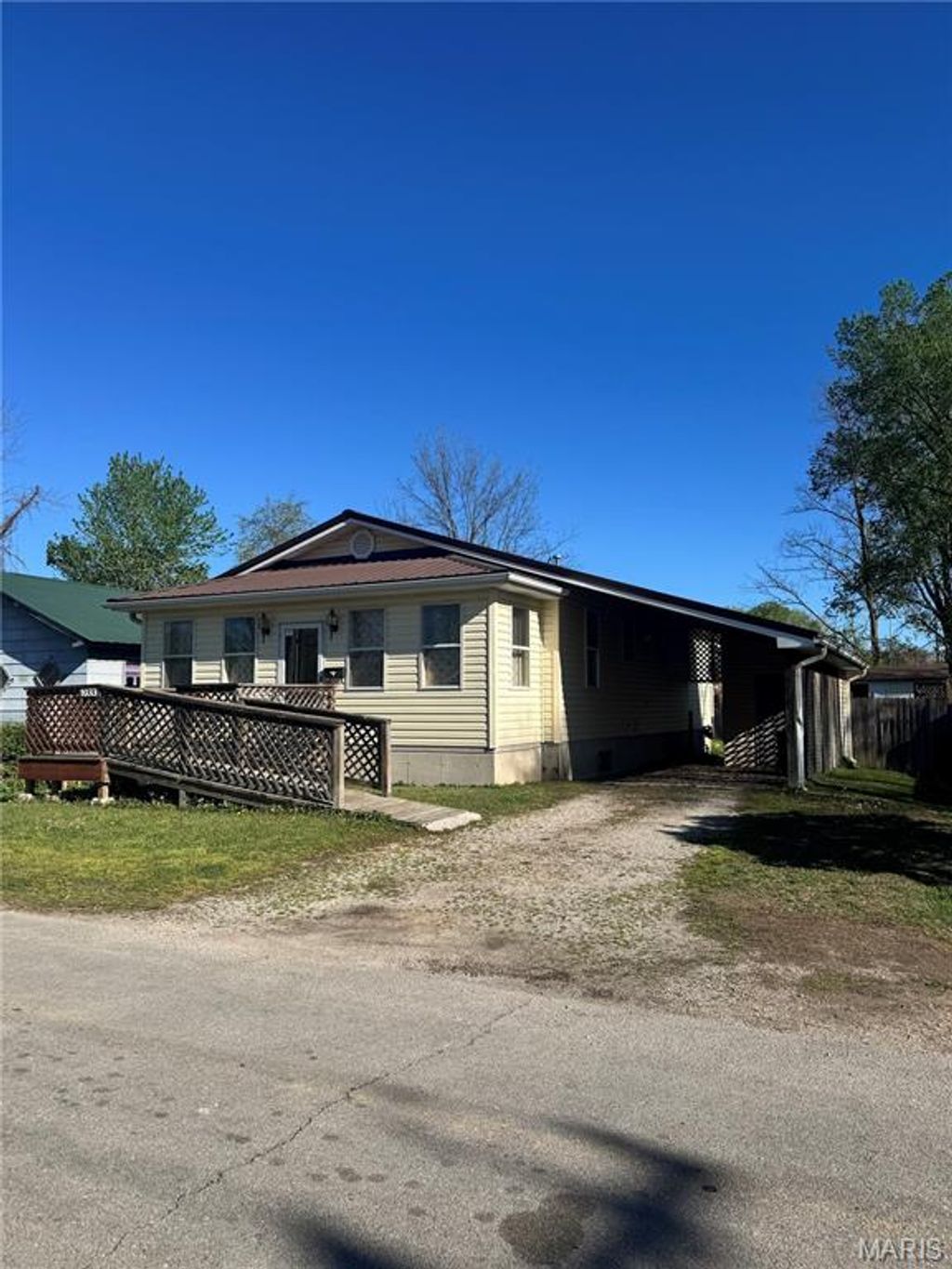 Photo of 1033 Franklin Street, Poplar Bluff, MO 63901 (MLS # 26020279)