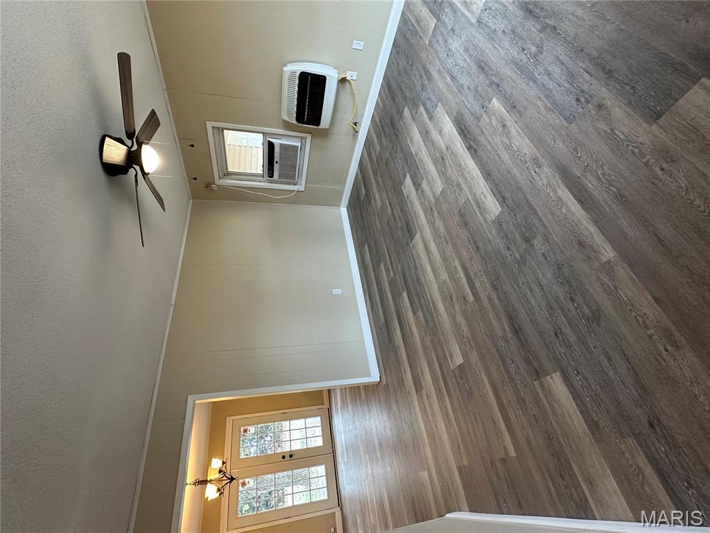 GREGORY 1ST REPLAT: LOT 4 - Residential