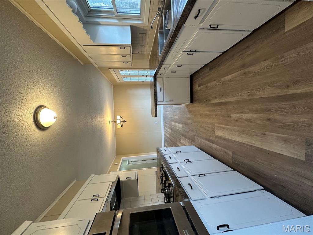 GREGORY 1ST REPLAT: LOT 4 - Residential