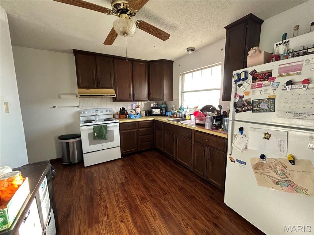 Photo of 314 County Road 212, Linn, MO 65051 (MLS # 26003519)