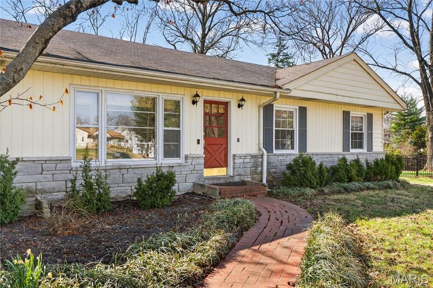 Great opportunity to update, personalize, or build new on this .4-acre lot in the heart of Creve Coeur, located within the Ladue School District. Tucked away on a quiet cul-de-sac, this property offers flexibility for a variety of buyers. The home features 3 bedrooms and 2 full baths, with a functional layout including a formal living room and an eat-in kitchen that opens to the family room. The partially finished lower level, complete with a second full bath, provides additional living space or room to expand.
An oversized two-car detached garage and large yard add to the home’s overall appeal.