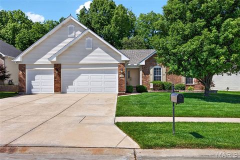 Photo of 1013 Roosevelt Drive, Wentzville, MO 63385 (MLS # 26030266)