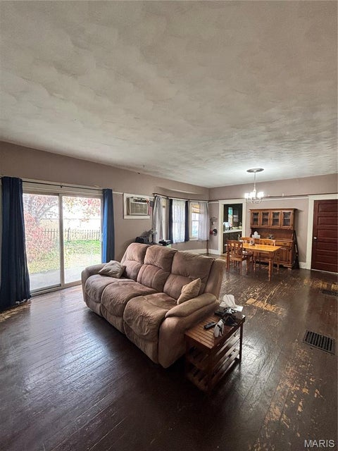 Tiny photo for 2007 Kingshighway, Hannibal, MO 63401 (MLS # 26068684)