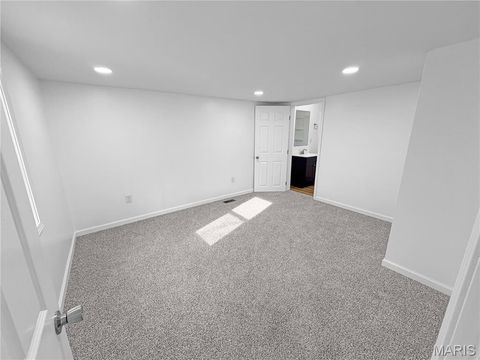 Tiny photo for 1509 Fulton Avenue, Hannibal, MO 63401 (MLS # 26018619)