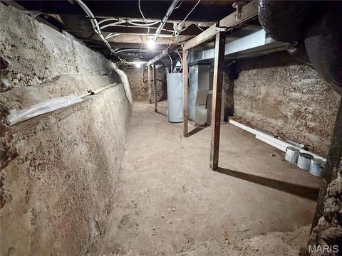 Tiny photo for 1509 Fulton Avenue, Hannibal, MO 63401 (MLS # 26018619)