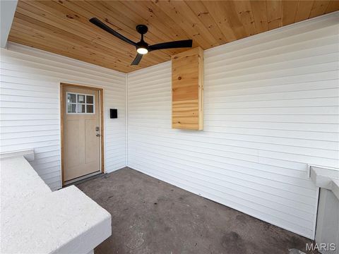 Tiny photo for 1509 Fulton Avenue, Hannibal, MO 63401 (MLS # 26018619)