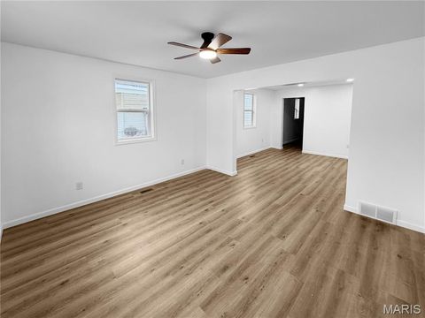 Tiny photo for 1509 Fulton Avenue, Hannibal, MO 63401 (MLS # 26018619)