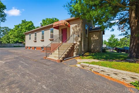 Tiny photo for 418 Oak Tree Drive, Webster Groves, MO 63119 (MLS # 26033660)