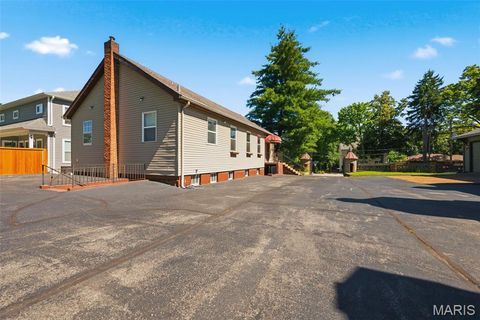 Tiny photo for 418 Oak Tree Drive, Webster Groves, MO 63119 (MLS # 26033660)